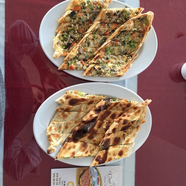 Foto diambil di Çorbacı Ümit Usta Gümbet Restorant oleh Ümit A. pada 2/6/2015