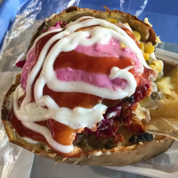 Turalı Kumpir &amp; Pizza &amp; Mantı (Artık Kapalı) Istanbul�da Türk Restoranı