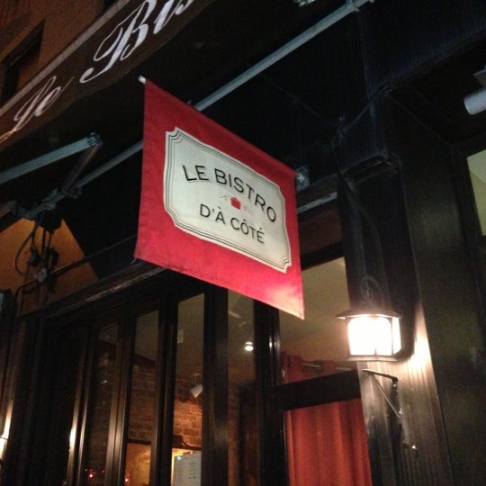รูปภาพถ่ายที่ Le Bistro d&#39;à Côté โดย CAESAR D. เมื่อ 11/2/2012