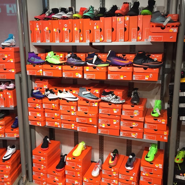 nike outlet tammsaare tee 60 nike outlet tammsaare tee 60