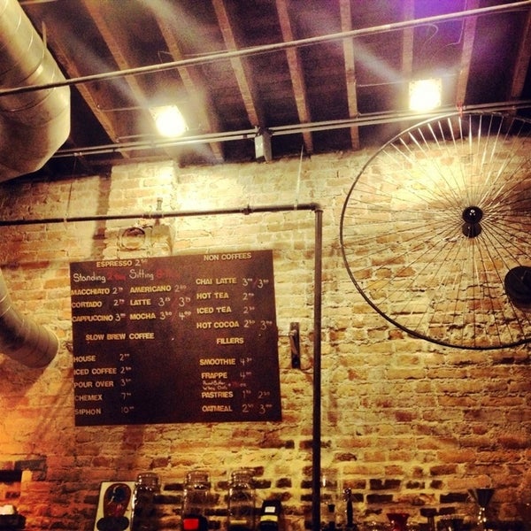 6/22/2013 tarihinde Jorge N.ziyaretçi tarafından The Hub Coffee &amp; Bicycles'de çekilen fotoğraf