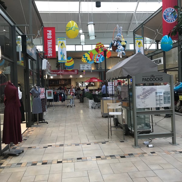 The Paddocks Milnertonのショッピングモール
