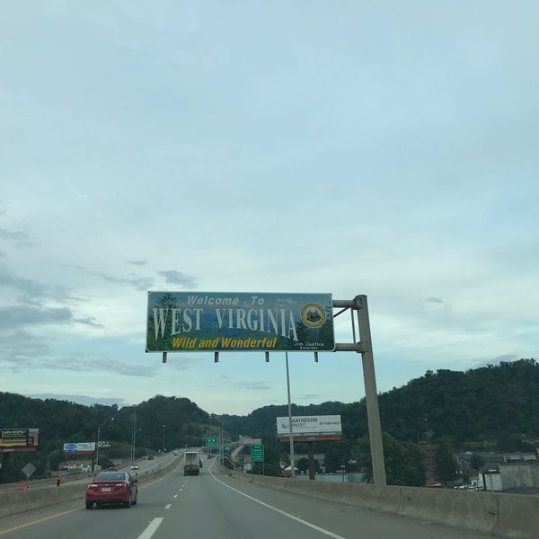 Photos at Ohio/West Virginia State Line Border Crossing in Wheeling