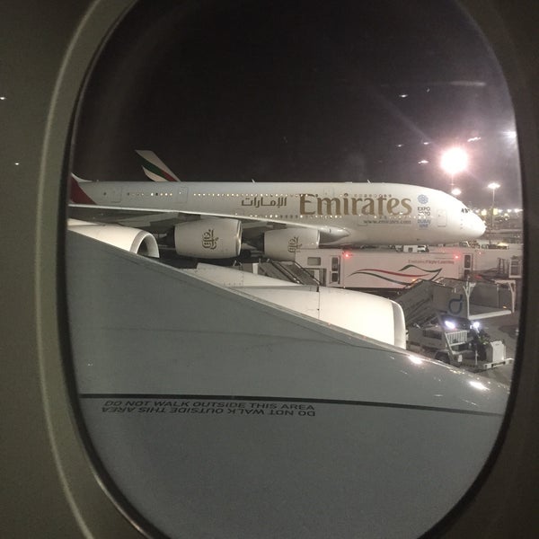 Foto tirada no(a) Aeroporto Internacional de Dubai (DXB) por Bam B. em 4/17/2015