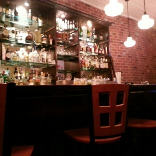 10/23/2012にJoshua N.がBorough Restaurantで撮った写真