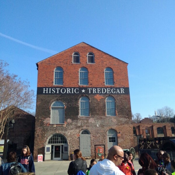 Foto tirada no(a) The American Civil War Center At Historic Tredegar por Brootis R. em 4/2/2014