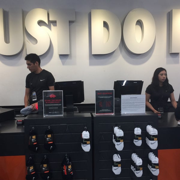 Desgastado mentiroso fenómeno Nike Factory Store Tijuana - Tijuana, Baja California