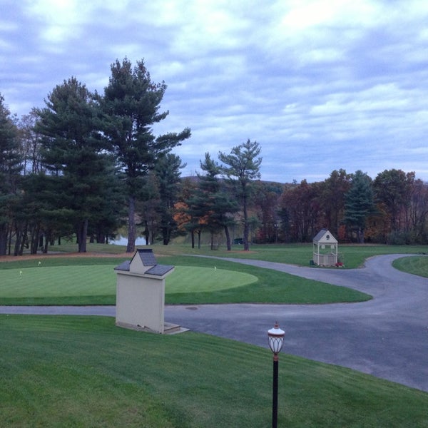 Foto tomada en Toftrees Golf Resort  por Ron S. el 10/17/2014