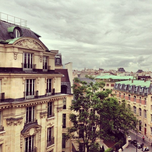 6/24/2013 tarihinde V Akirtava N.ziyaretçi tarafından Hôtel Montalembert'de çekilen fotoğraf