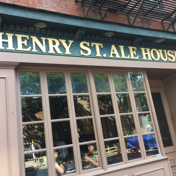 รูปภาพถ่ายที่ Henry Street Ale House โดย Gary K. เมื่อ 6/20/2018