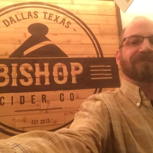 Foto tirada no(a) Bishop Cider Co. por Gary E. em 2/25/2016