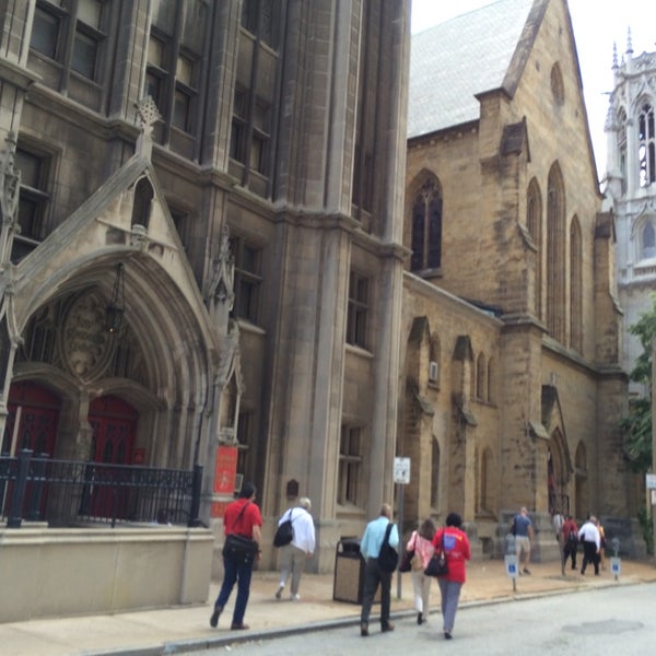 Photo taken at Christ Church Cathedral by Lisa Villamaria Casia T. on 7/16/2014