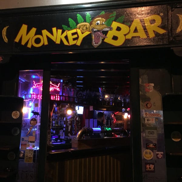 รูปภาพถ่ายที่ Monkey Bar โดย Nick G. เมื่อ 6/26/2016