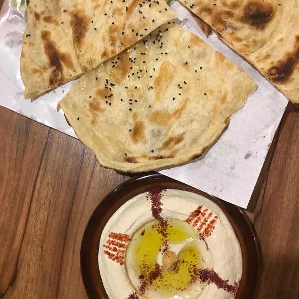 Foto scattata a Bedouin Arabian Cuisine da Farha N. il 9/12/2020