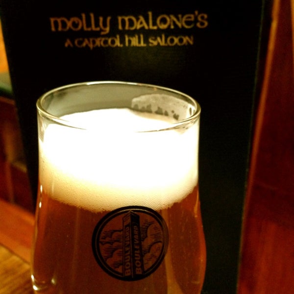 4/27/2013にZach R.がMolly Malone&#39;s Capitol Hill Saloonで撮った写真