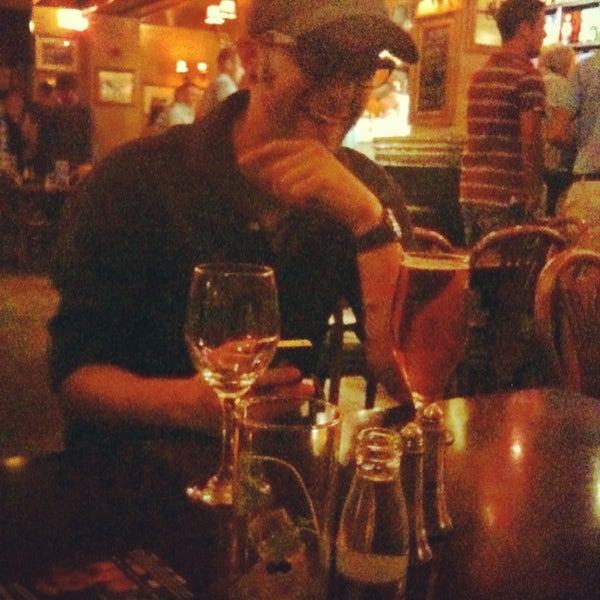 8/10/2013にAJ M.がRyan&#39;s Barで撮った写真