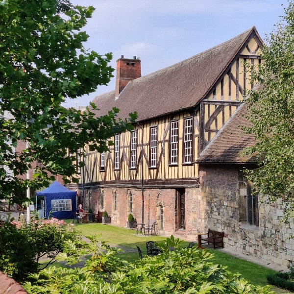 Photo taken at Merchant Adventurers&#39; Hall by Sirui L. on 8/12/2020