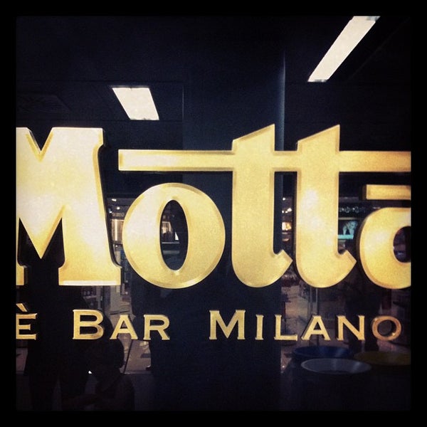 Foto diambil di Bar Motta oleh Heinz M. pada 9/15/2012