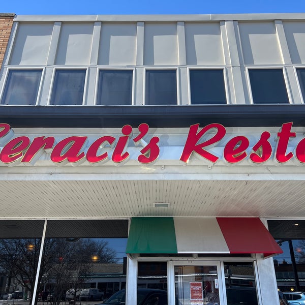 Foto tirada no(a) Geraci&#39;s Restaurant por Melissa em 3/15/2023