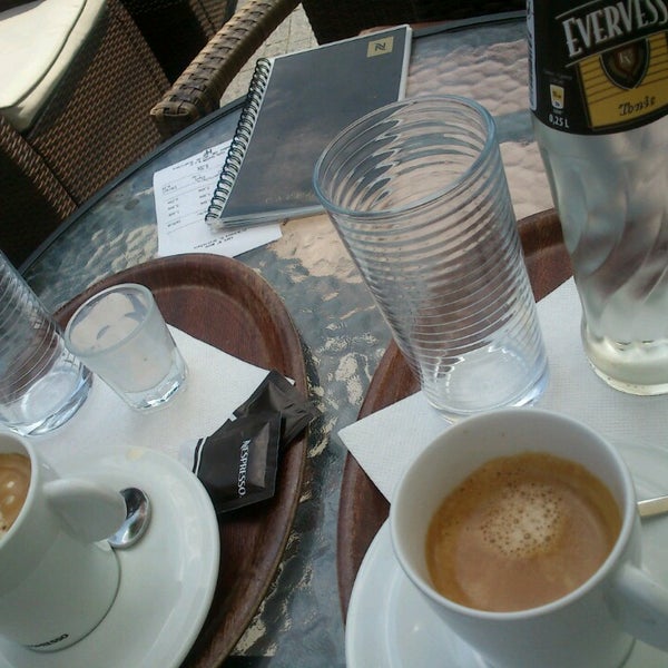 6/9/2013에 Vladimir D.님이 Cafe N More Nespresso에서 찍은 사진