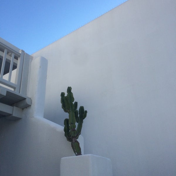 Das Foto wurde bei Belvedere Hotel Mykonos von M A. am 8/28/2014 aufgenommen