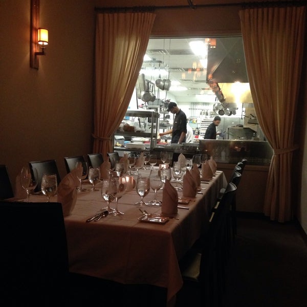 11/30/2013 tarihinde Krista W.ziyaretçi tarafından Zins Restaurant'de çekilen fotoğraf