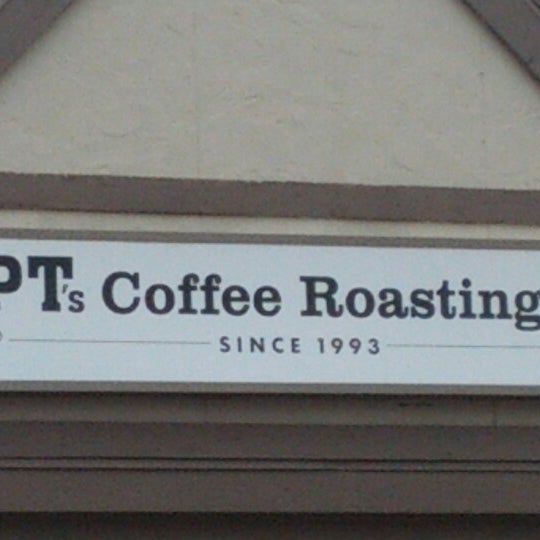 12/28/2012 tarihinde Julien C.ziyaretçi tarafından PTs Coffee Roasting Co. - Cafe'de çekilen fotoğraf