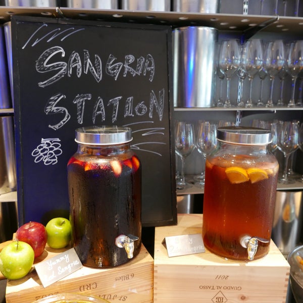 #Brunch with #free-flow #sangria. This sangria station is fantastic! 3 flavours for you to choose: #rosé, #red and #white!