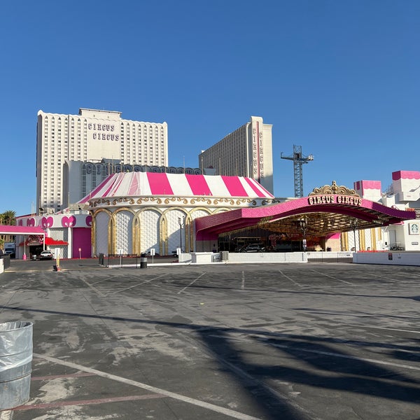Foto diambil di Circus Circus Hotel &amp; Casino oleh Matt B. pada 5/18/2023
