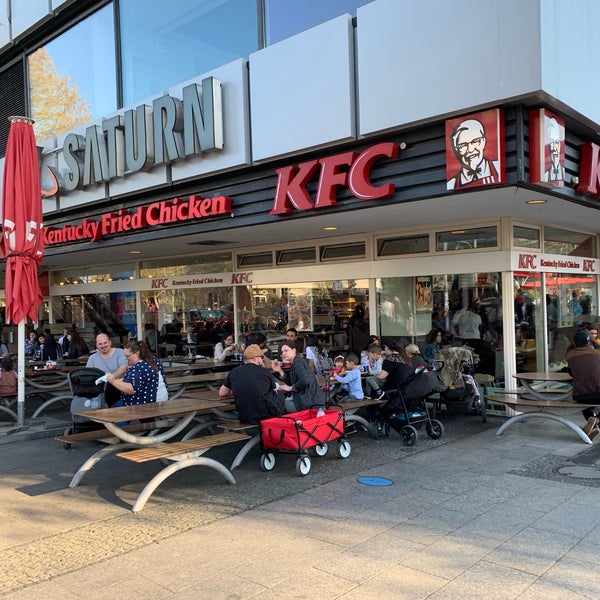 Foto tirada no(a) Kentucky Fried Chicken por Matt B. em 4/20/2019