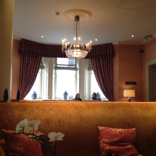 Das Foto wurde bei The Kensington Hotel von Carmen V. am 5/6/2012 aufgenommen