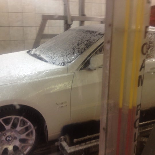 6/2/2012にMark P.がJax Car Washで撮った写真