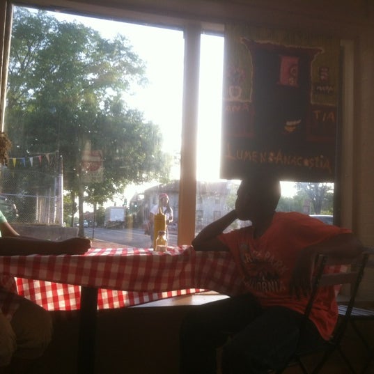Foto diambil di Mama&#39;s Pizza Kitchen oleh Eat Shop Live Anacostia !. pada 5/1/2012