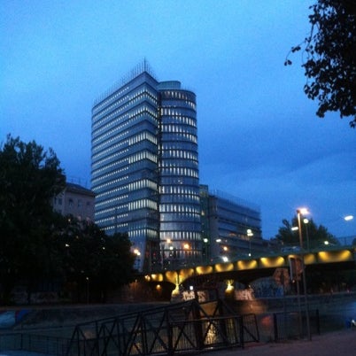 Foto tirada no(a) UNIQA Tower por K S. em 8/30/2012