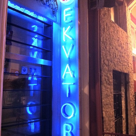 Foto scattata a Ekvator Restaurant Bar &amp; Cafe da Samet B. il 2/21/2012