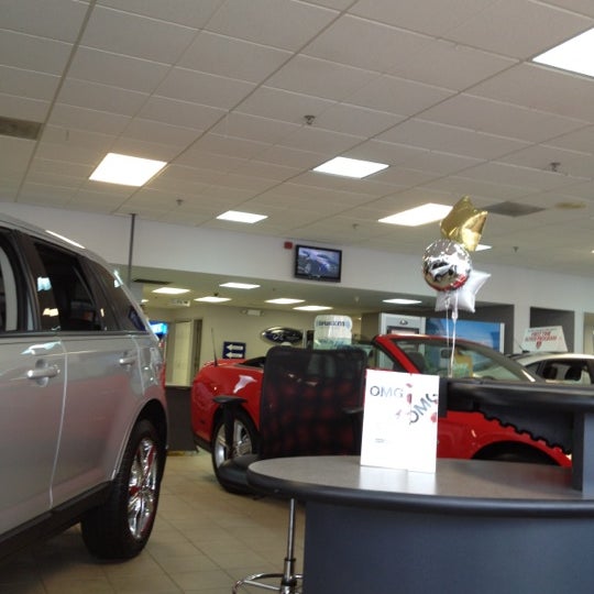 Photos At Bob Rohrman Schaumburg Ford Auto Dealership In Schaumburg