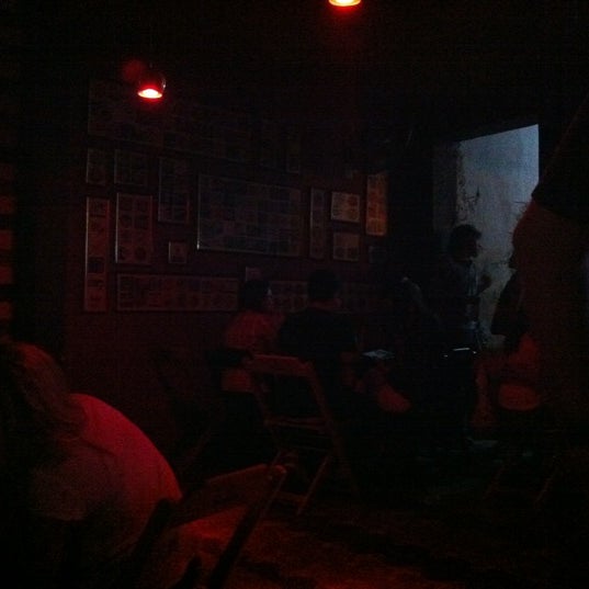 Foto tirada no(a) At Home Hostel &amp; Pub por Rafael V. em 8/15/2012