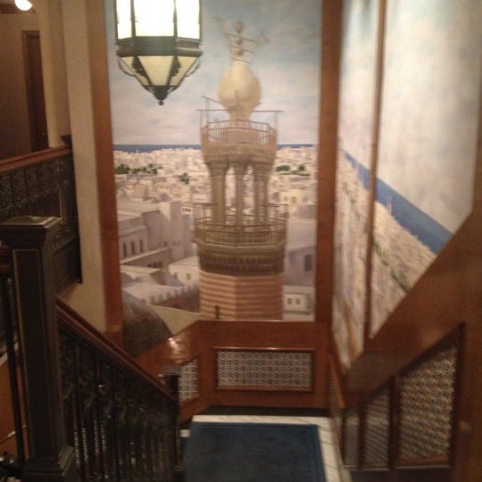 รูปภาพถ่ายที่ Casablanca Hotel โดย Odonio A. เมื่อ 2/5/2012