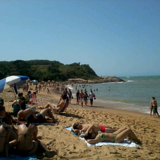 Photo taken at Praia Da Joana by Raul Guilherme P. on 9/8/2012