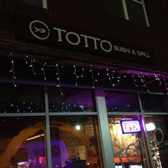8/2/2012에 Phillip .님이 Totto Sushi &amp; Grill에서 찍은 사진