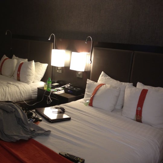 Photo taken at Holiday Inn Newark Airport by ᴡ C. on 6/17/2012