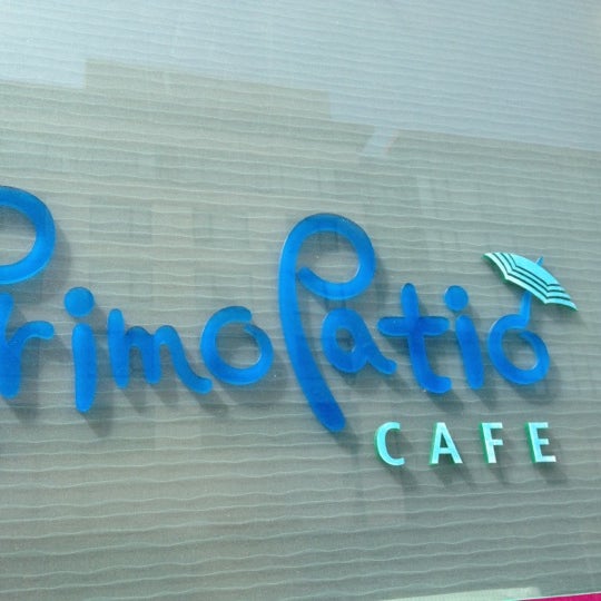 Foto tomada en Primo Patio Cafe  por Nash Y. el 3/23/2012