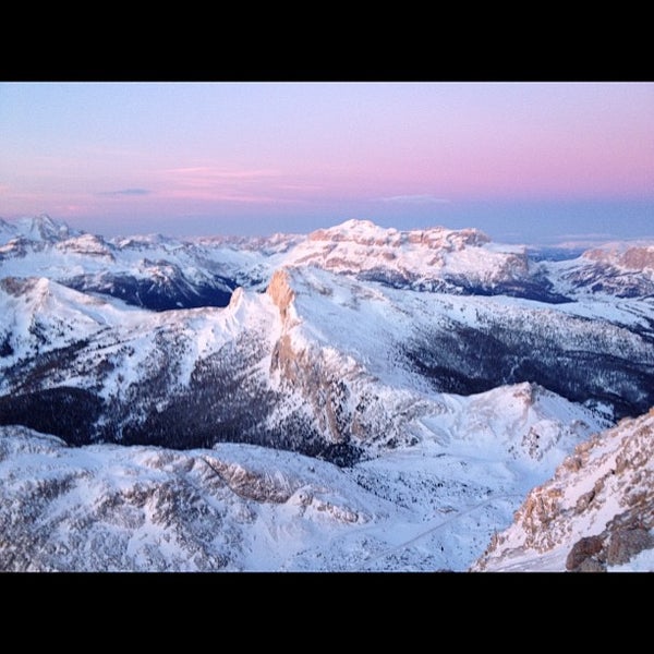 Горная база Рифуджо Лагацуой Rifugio Lagazuoi