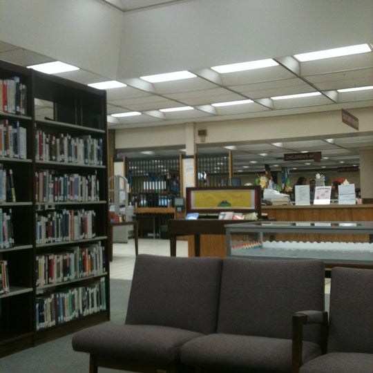 La library. La library