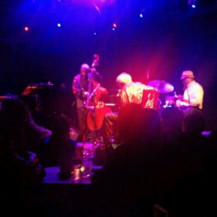 Photo taken at Le Poisson Rouge by Daniel S. on 2/17/2012