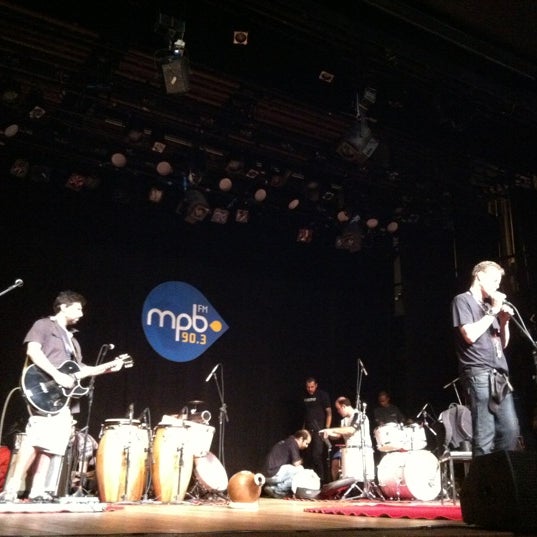 Foto tomada en Teatro Firjan Sesi Centro  por Arthur el 9/10/2012