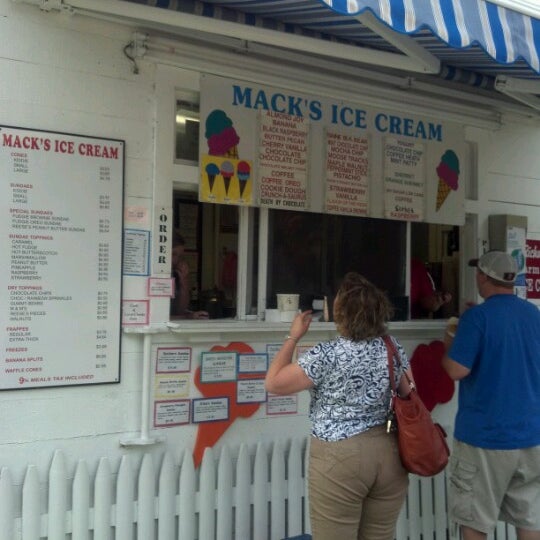 Photo taken at Mack&#39;s Ice Cream by WayneNH on 6/19/2012
