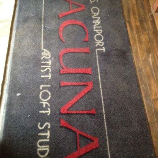Foto tirada no(a) Lacuna Artist Lofts and Studios por Christopher B. em 3/2/2012