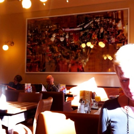 Photo taken at Café Restaurant Hummel by Thomas L. on 3/10/2012