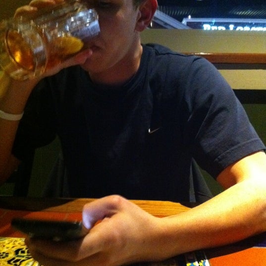 Photo taken at Chili&#39;s Grill &amp; Bar by Andrew C. on 2/12/2012